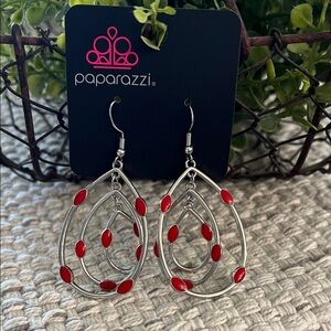 ❗️5/$25❗️Paparazzi Silver and Red Oval Earrings